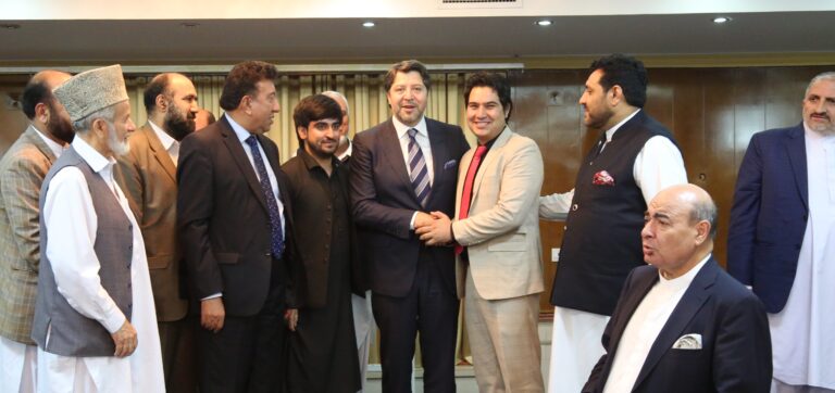 Siam Pasarly Meets Hekmat Karzai: A Discussion on Afghanistan's Future